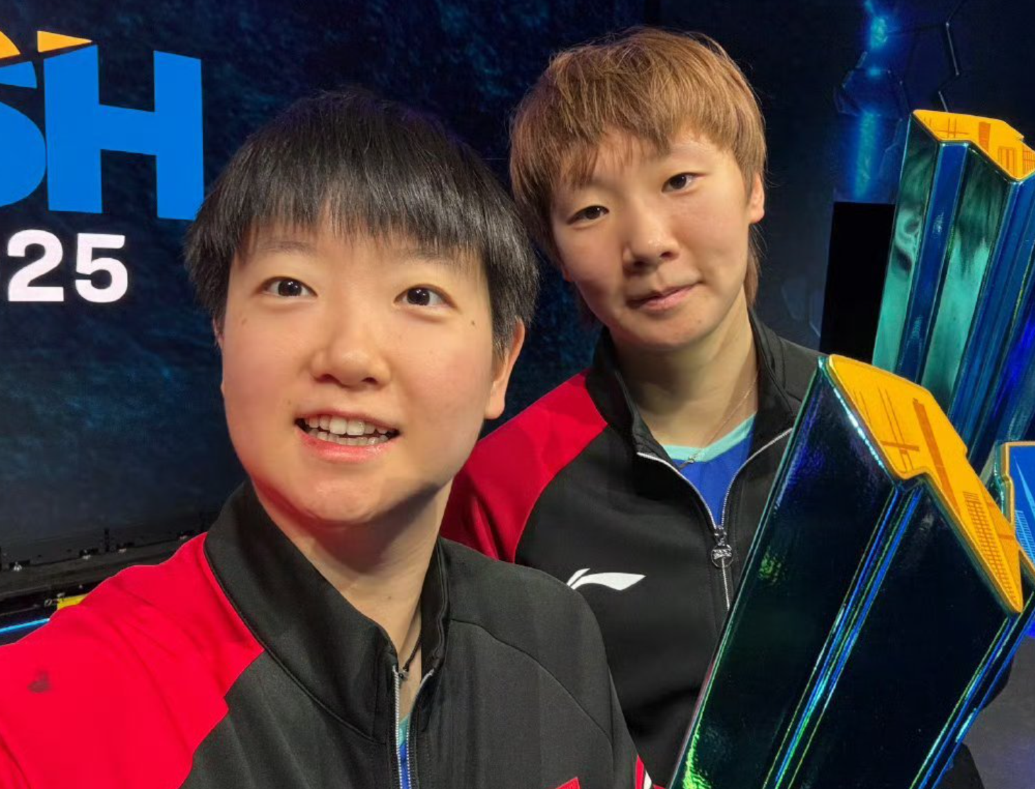 在笑, 都非常艰难