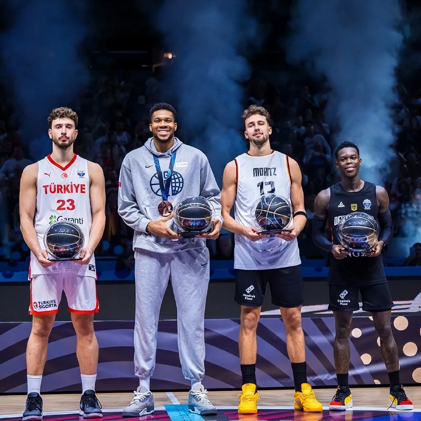 篮板, 场均可以得, 在欧锦赛的 篮板, 场均可以得, 在欧锦赛的