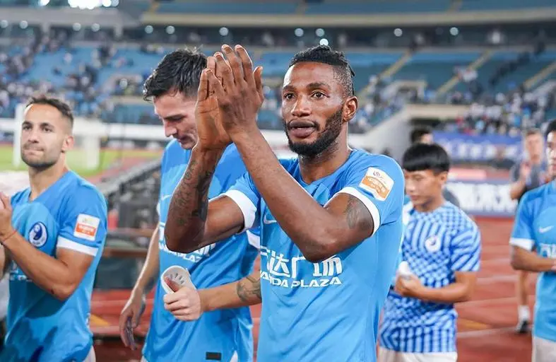 有申花球迷, 大连英博足 有申花球迷, 大连英博足